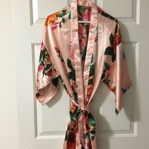 Super soft satin peach/coral floral kimono